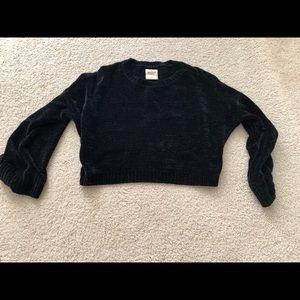 Cropped Long Sleeve Black Sweater